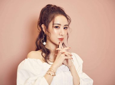 中国新闻社:薇娅偷逃税被查,网络直播税收秩序规范迎来新拐点