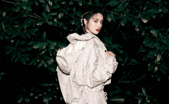 新华社：查处黄薇偷逃税案件再次敲响警钟 直播行业规范发展仍需多部门协同发力